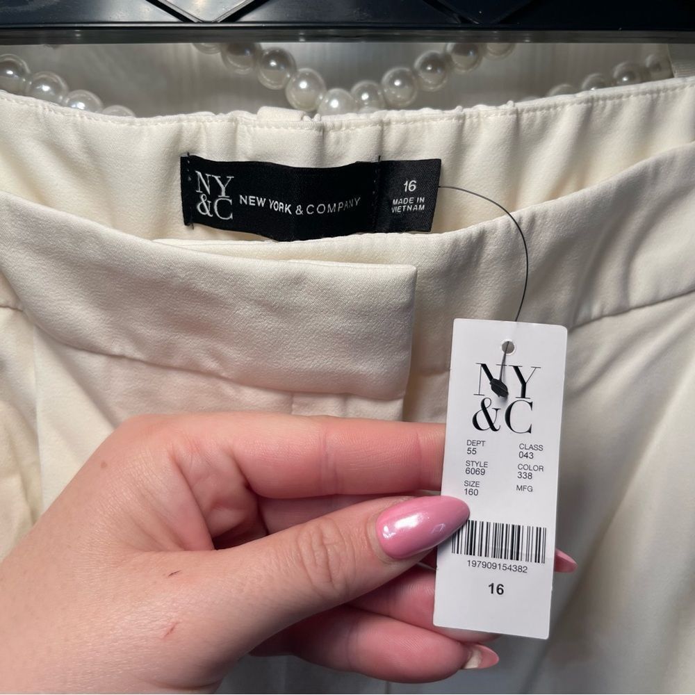 New York & Company Cream High-Waist Wide Leg Cropped Pants - Picture 2 of 8